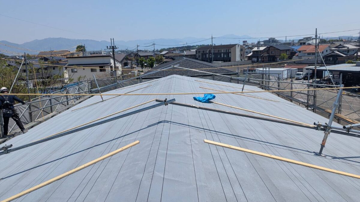 足場における親綱の安全な設置と使用に関する徹底解説