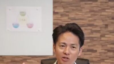 足場業界の未来を切り拓くポーズ！アシバッチ社長の「あの決めポーズ」に隠された深い意味とは？
